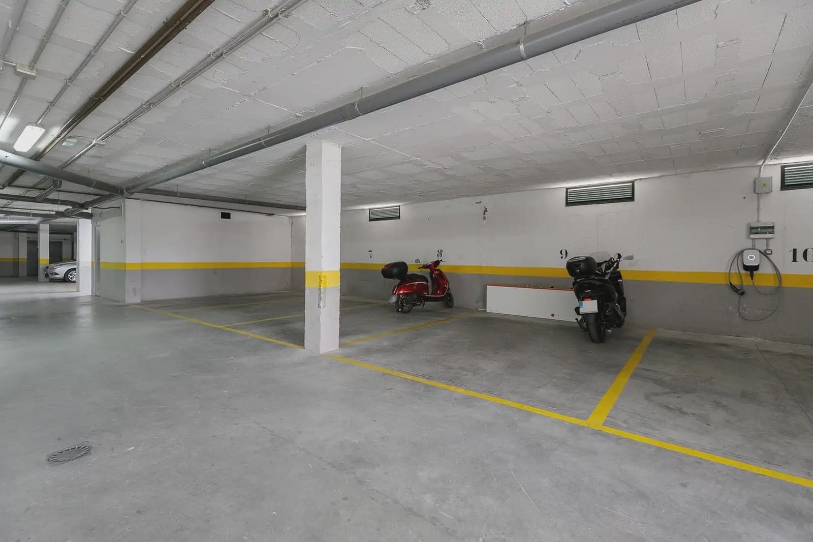 Kattohuoneisto myytävänä paikassa Jun mukana uima-altaan 
autotalli - 349 000 € (Ref: 9837159)