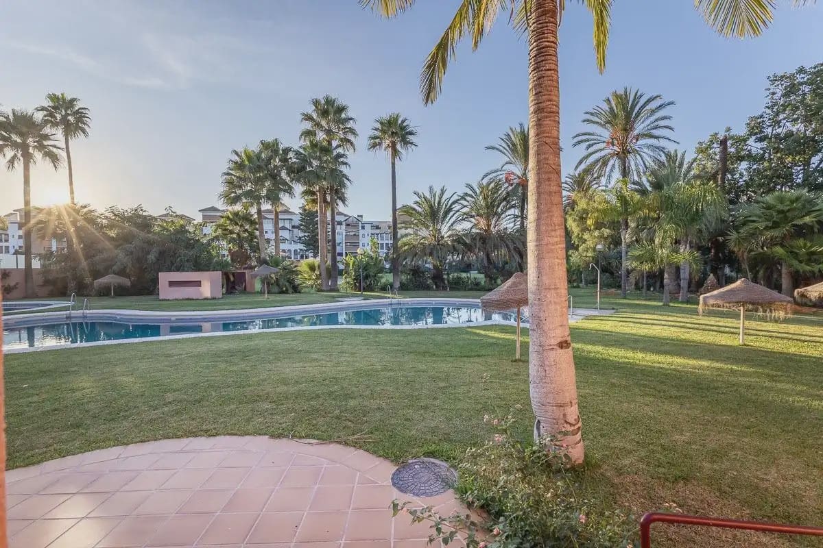 Townhouse for sale in Motril with pool garage - € 587,000 (Ref: 9837162)