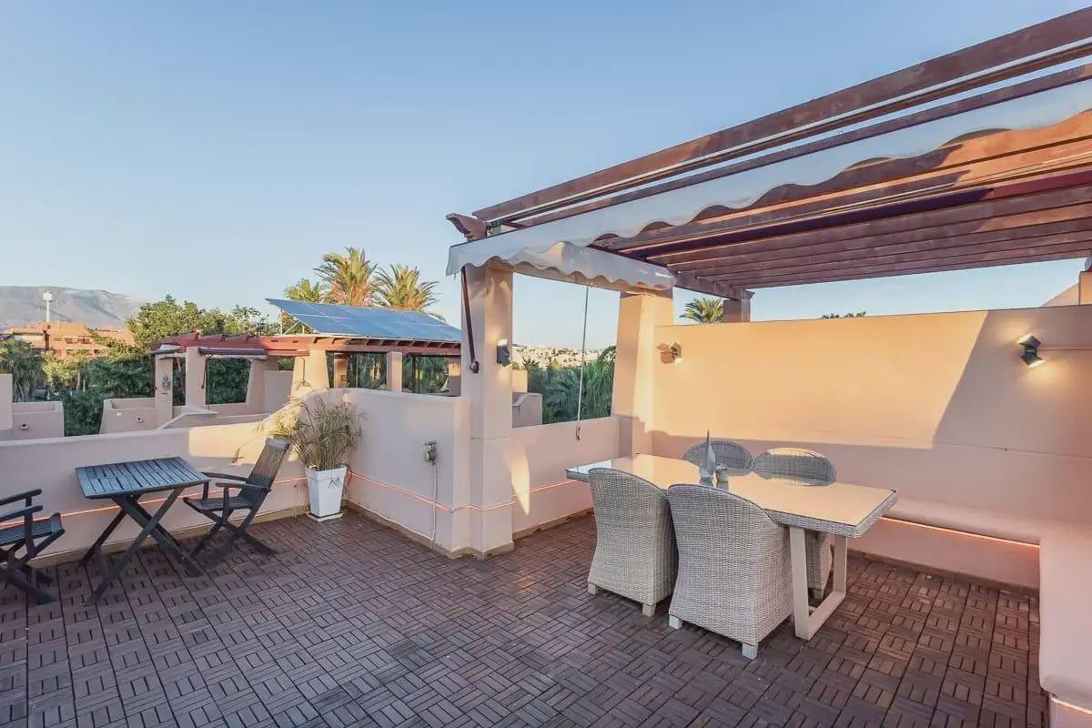 Townhouse for sale in Motril with pool garage - € 587,000 (Ref: 9837162)