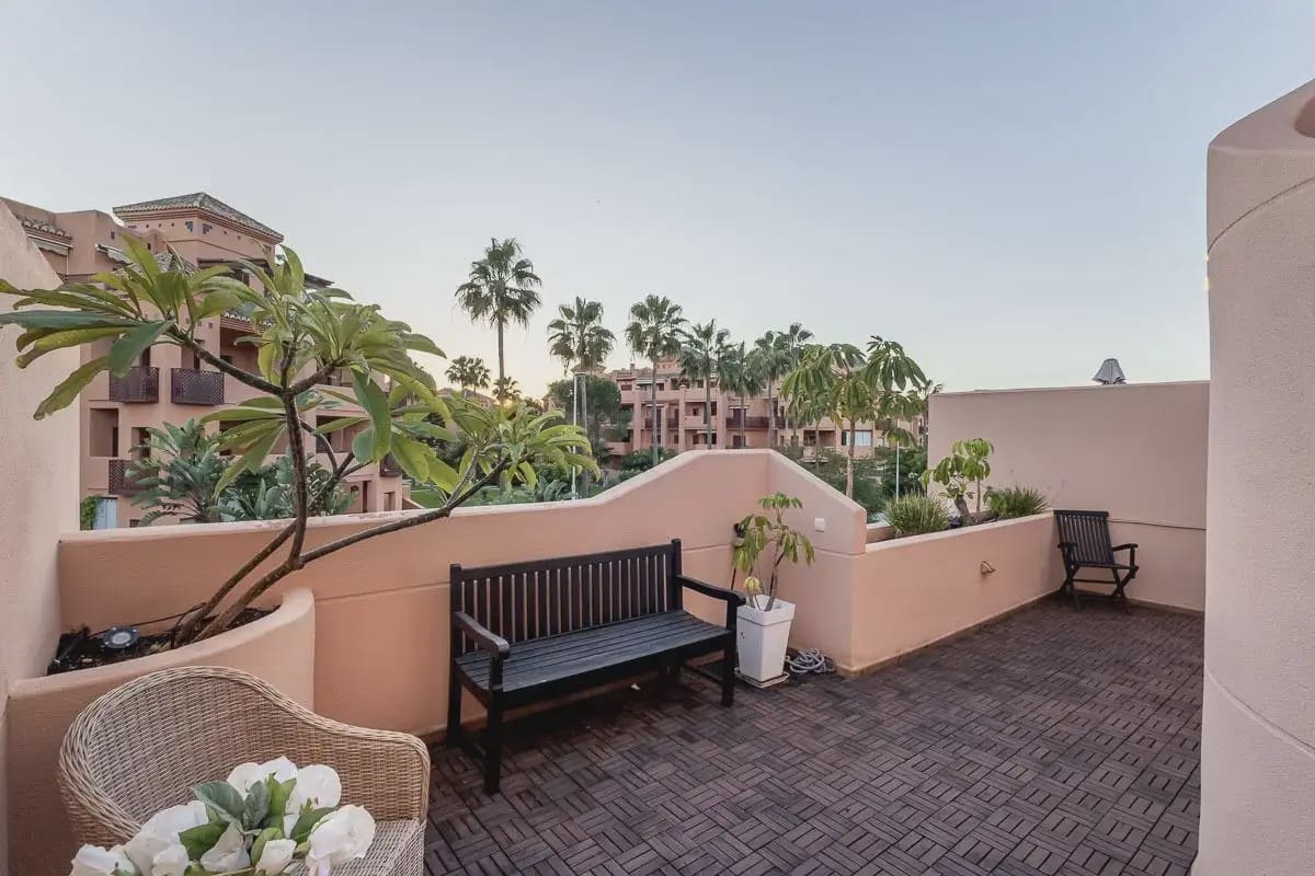 Townhouse for sale in Motril with pool garage - € 587,000 (Ref: 9837162)