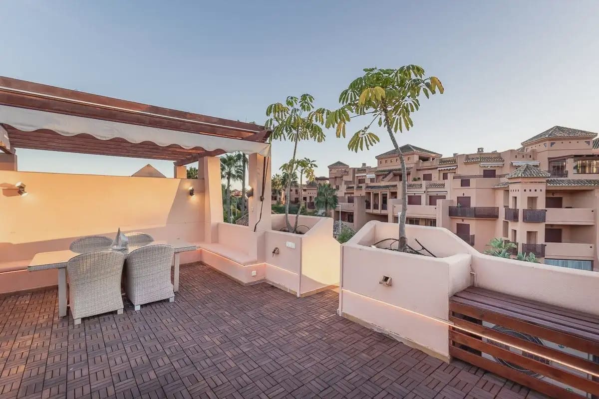 Townhouse for sale in Motril with pool garage - € 587,000 (Ref: 9837162)