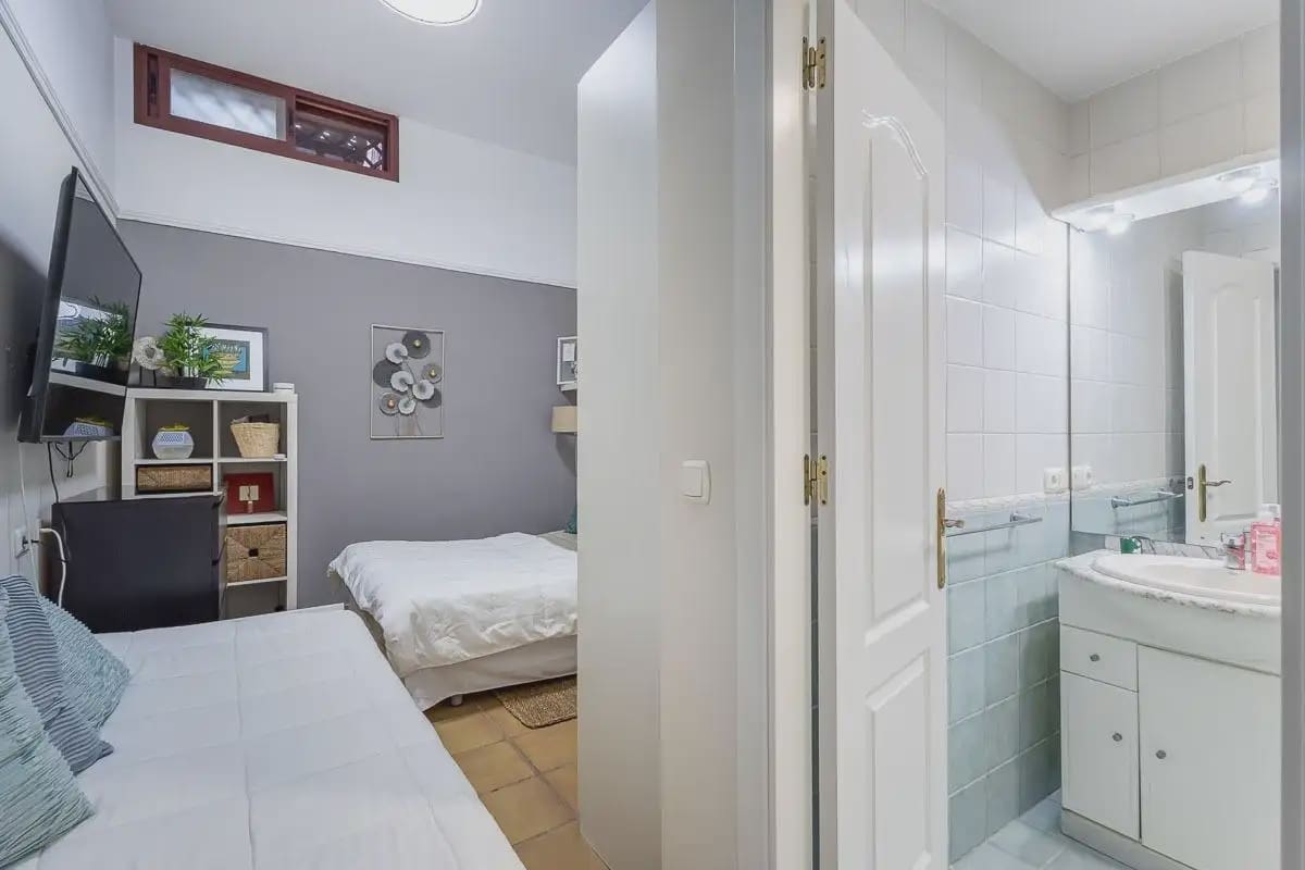 Townhouse for sale in Motril with pool garage - € 587,000 (Ref: 9837162)