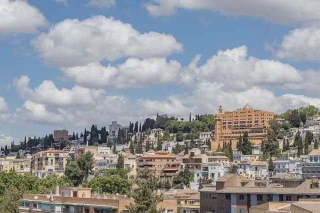 Villa for sale in Bola de Oro - Serrallo, Granada city with garage - € 710,000 (Ref: 9837165)