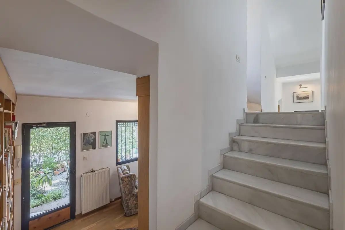Villa for sale in Granada city with garage - € 710,000 (Ref: 9837165)