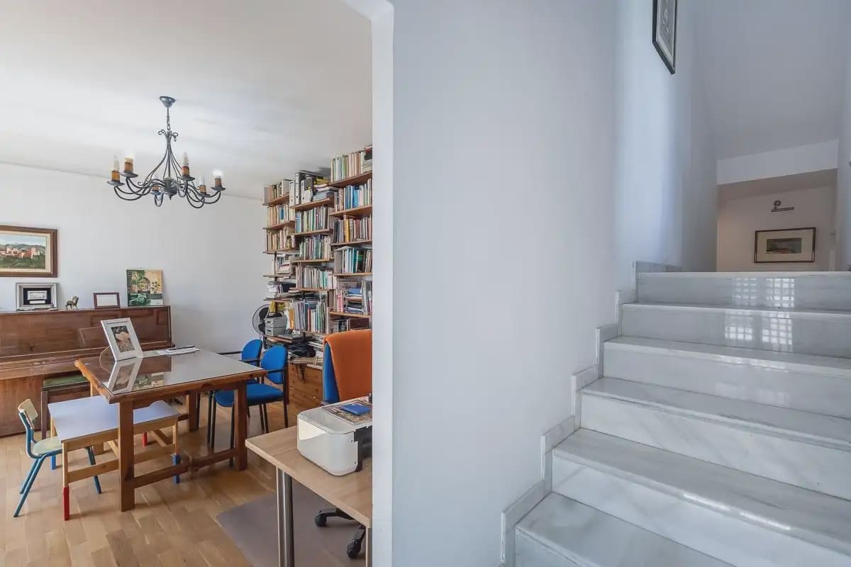 Villa for sale in Granada city with garage - € 710,000 (Ref: 9837165)