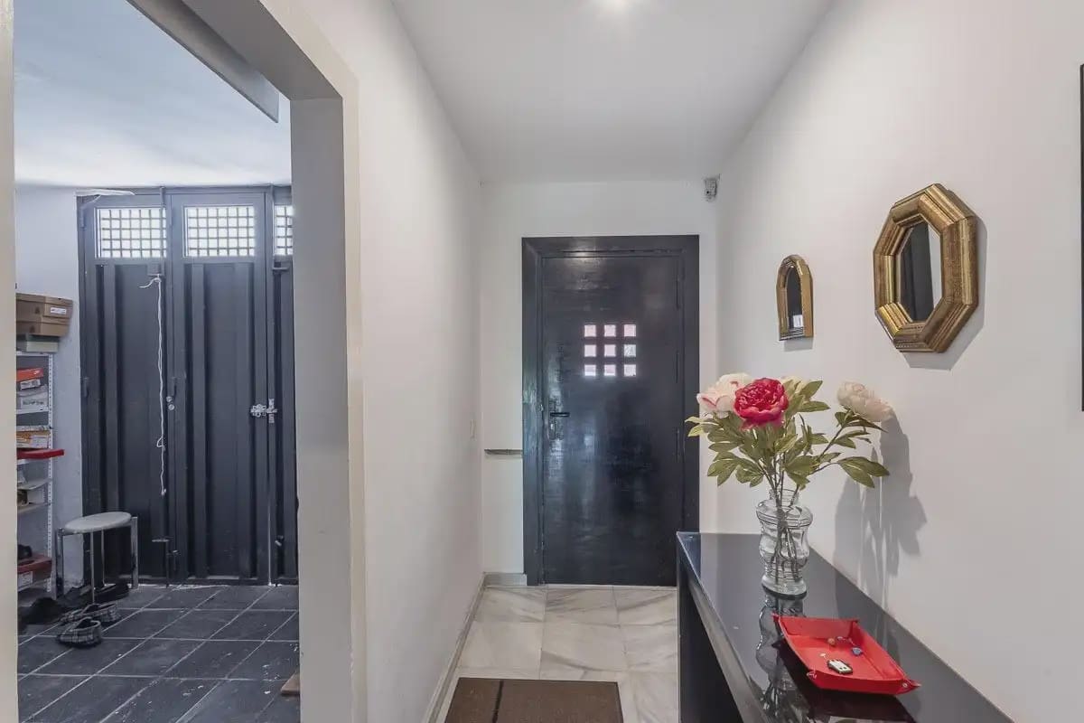 Villa for sale in Granada city with garage - € 710,000 (Ref: 9837165)