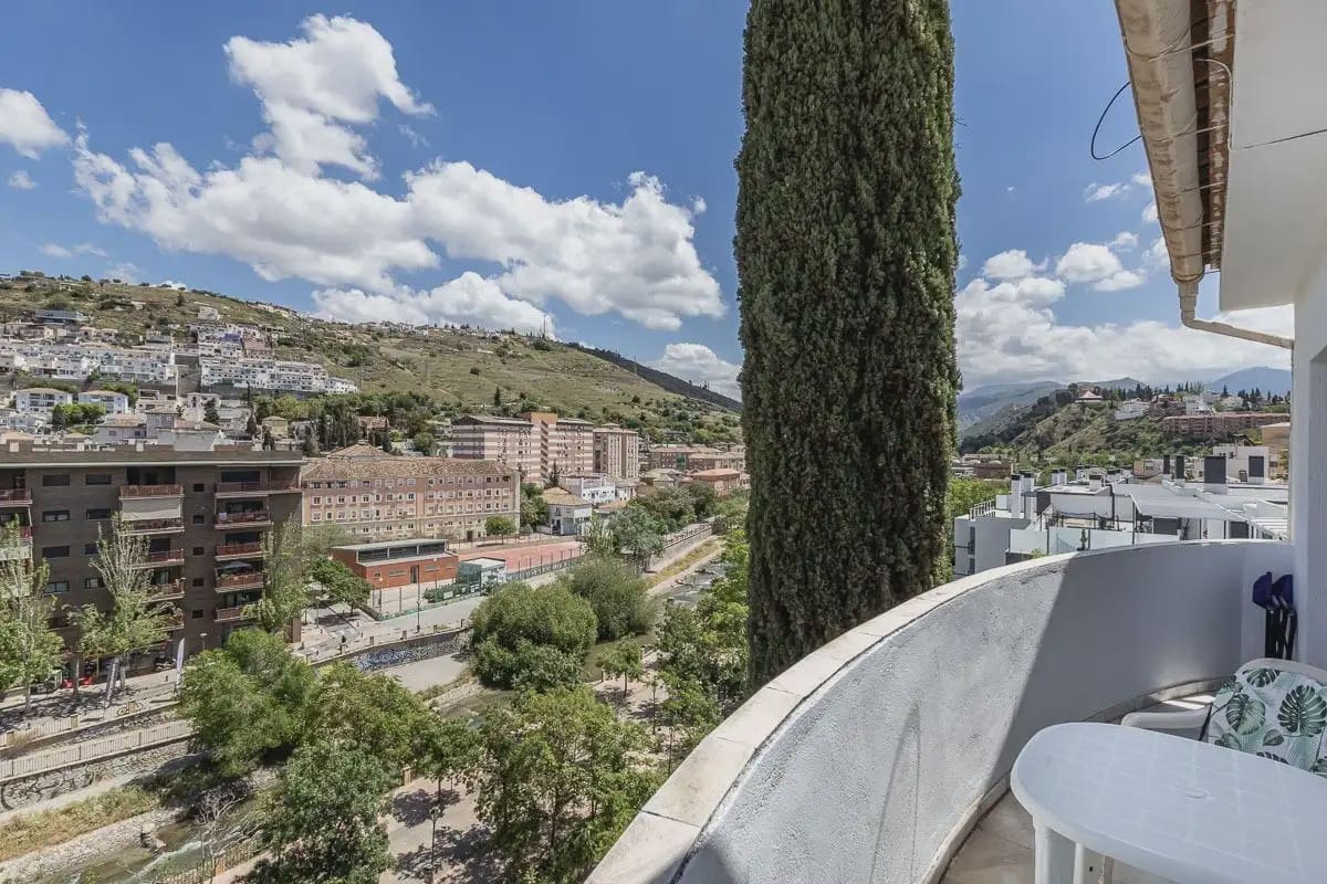 Villa for sale in Granada city with garage - € 710,000 (Ref: 9837165)