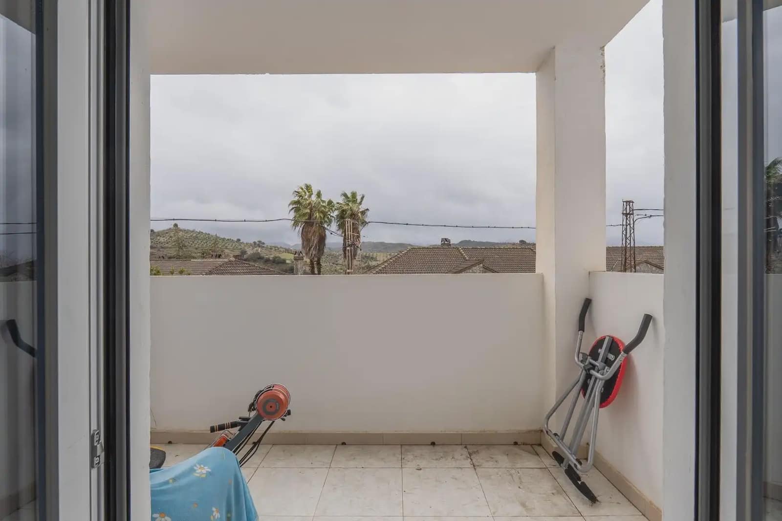 Villa/Maison à vendre à Huetor Santillan avec piscine - 235 000 € (Ref: 9837167)