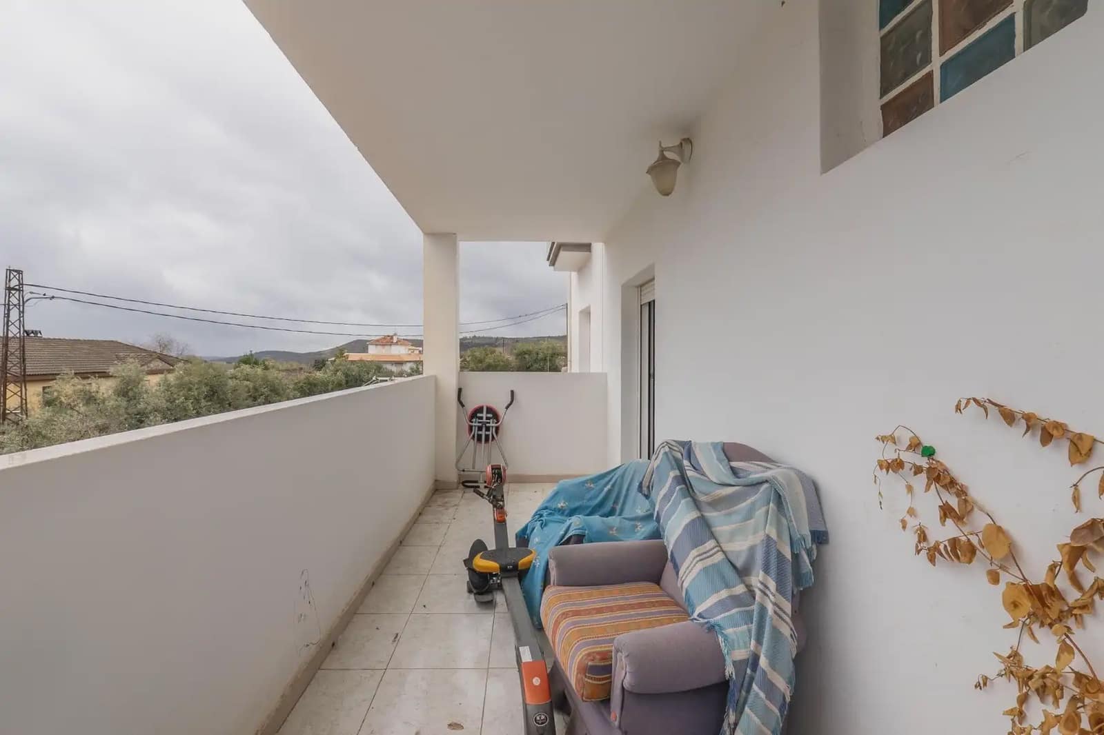 Villa/Maison à vendre à Huetor Santillan avec piscine - 235 000 € (Ref: 9837167)