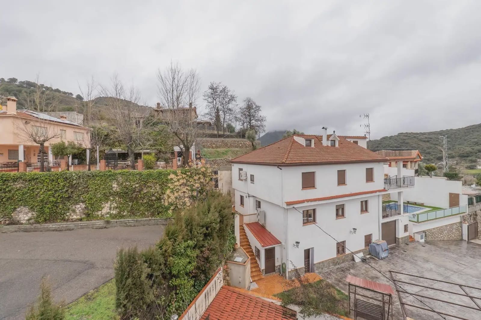 Villa/Maison à vendre à Huetor Santillan avec piscine - 235 000 € (Ref: 9837167)