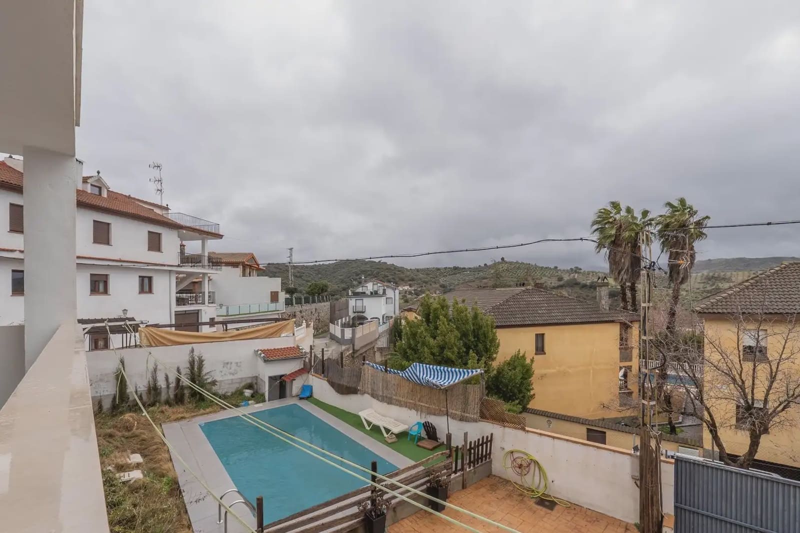 Villa/Maison à vendre à Huetor Santillan avec piscine - 235 000 € (Ref: 9837167)