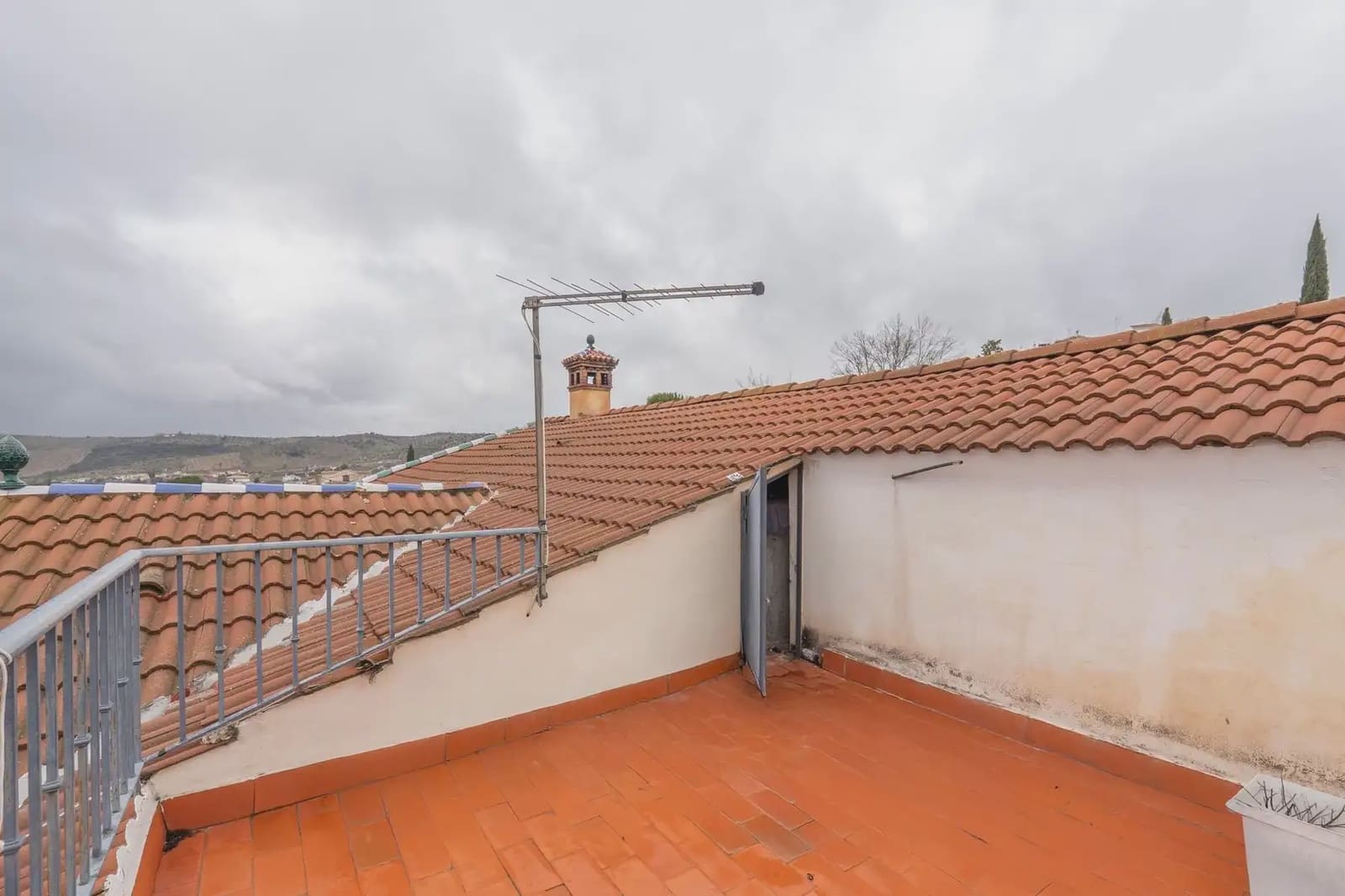 Villa/Maison à vendre à Huetor Santillan avec piscine - 235 000 € (Ref: 9837167)