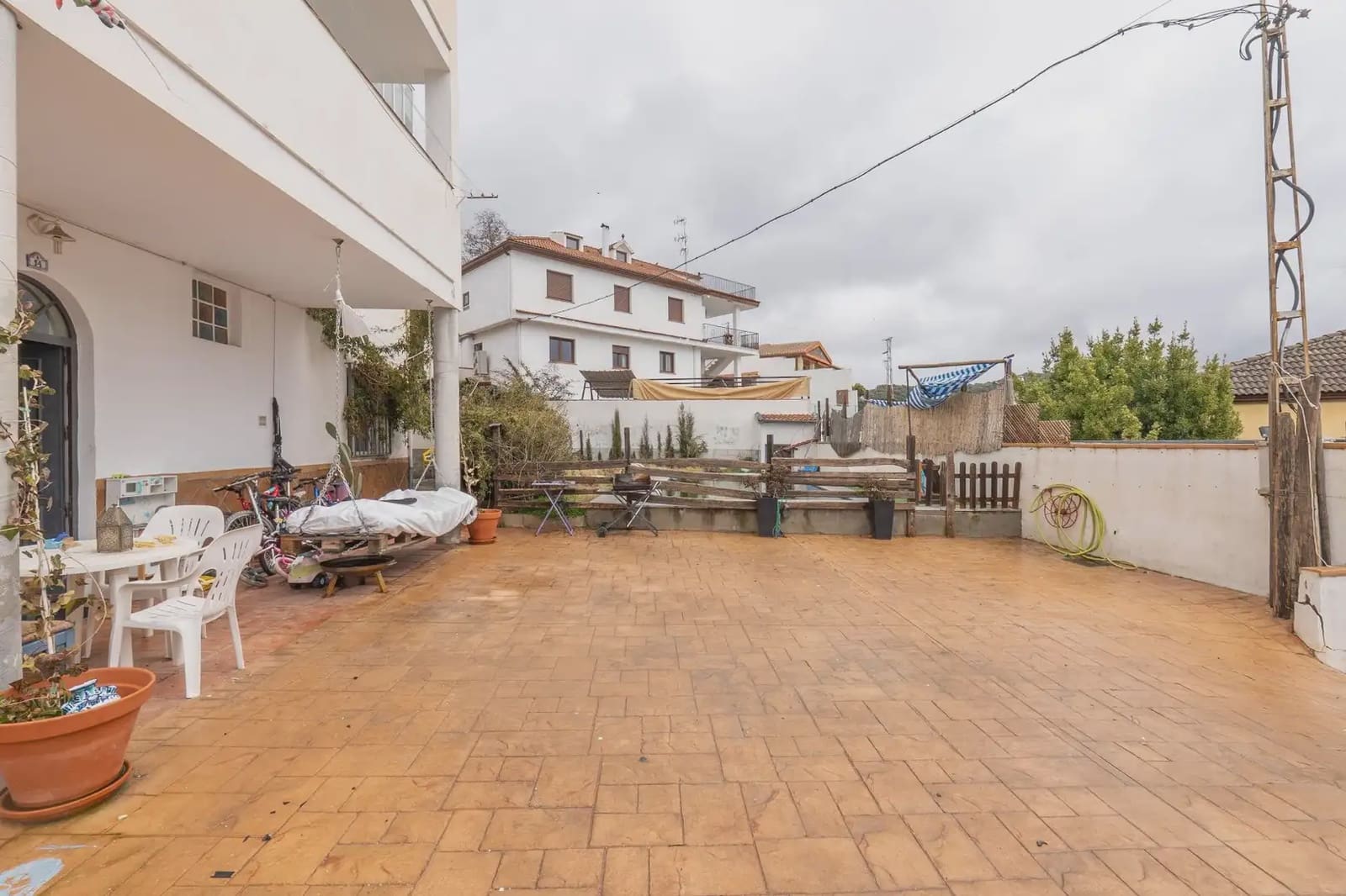Villa/Maison à vendre à Huetor Santillan avec piscine - 235 000 € (Ref: 9837167)