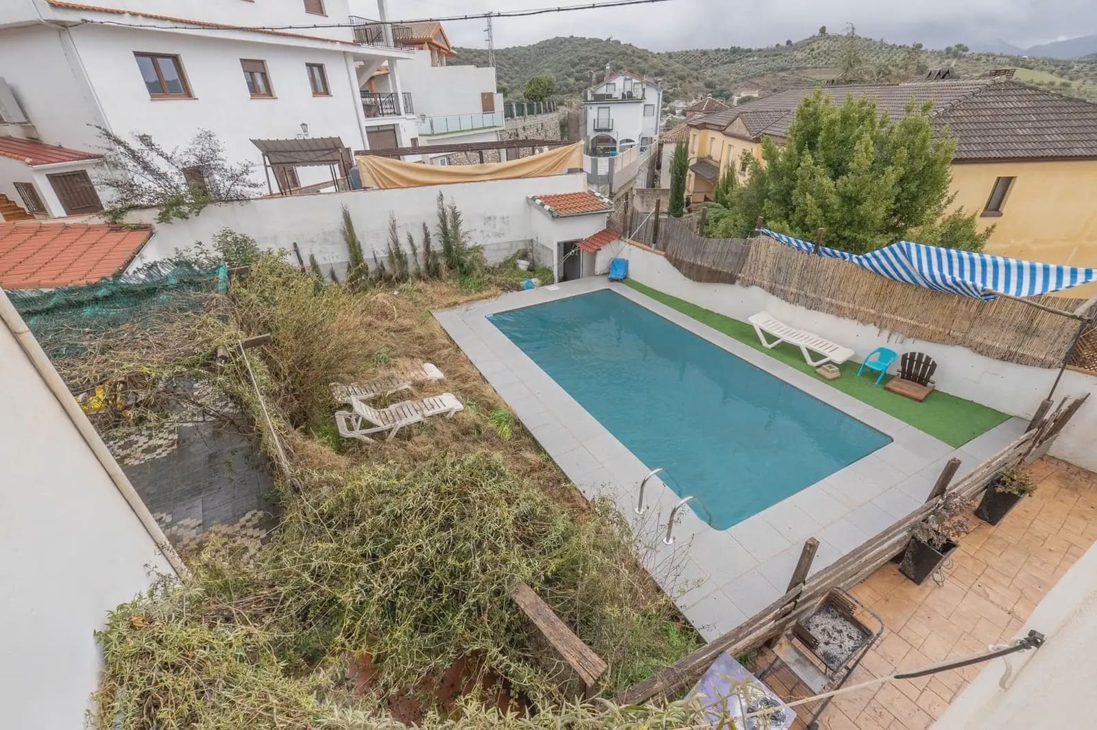 Villa/Maison à vendre à Huetor Santillan avec piscine - 235 000 € (Ref: 9837167)