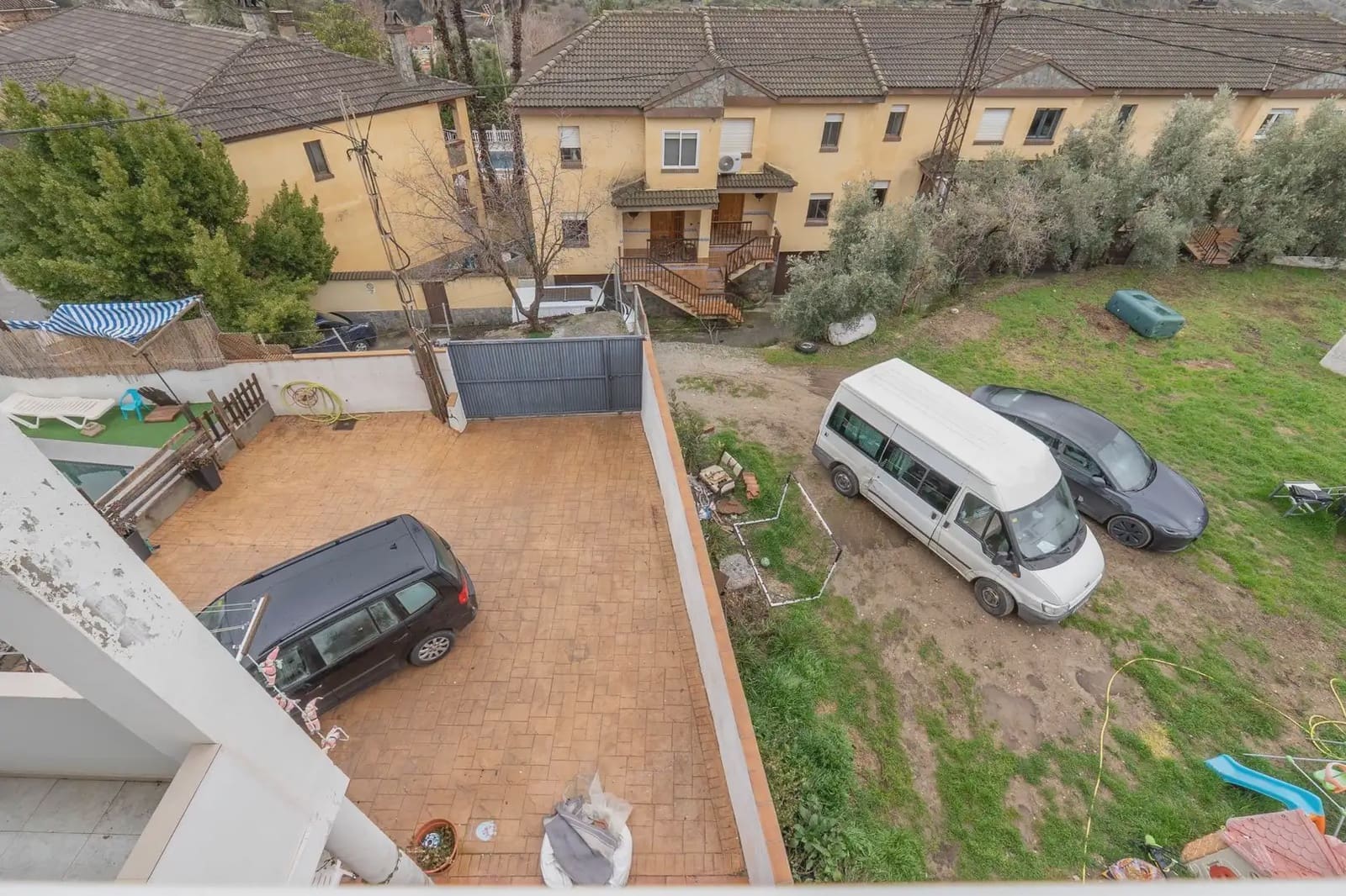 Villa/Maison à vendre à Huetor Santillan avec piscine - 235 000 € (Ref: 9837167)