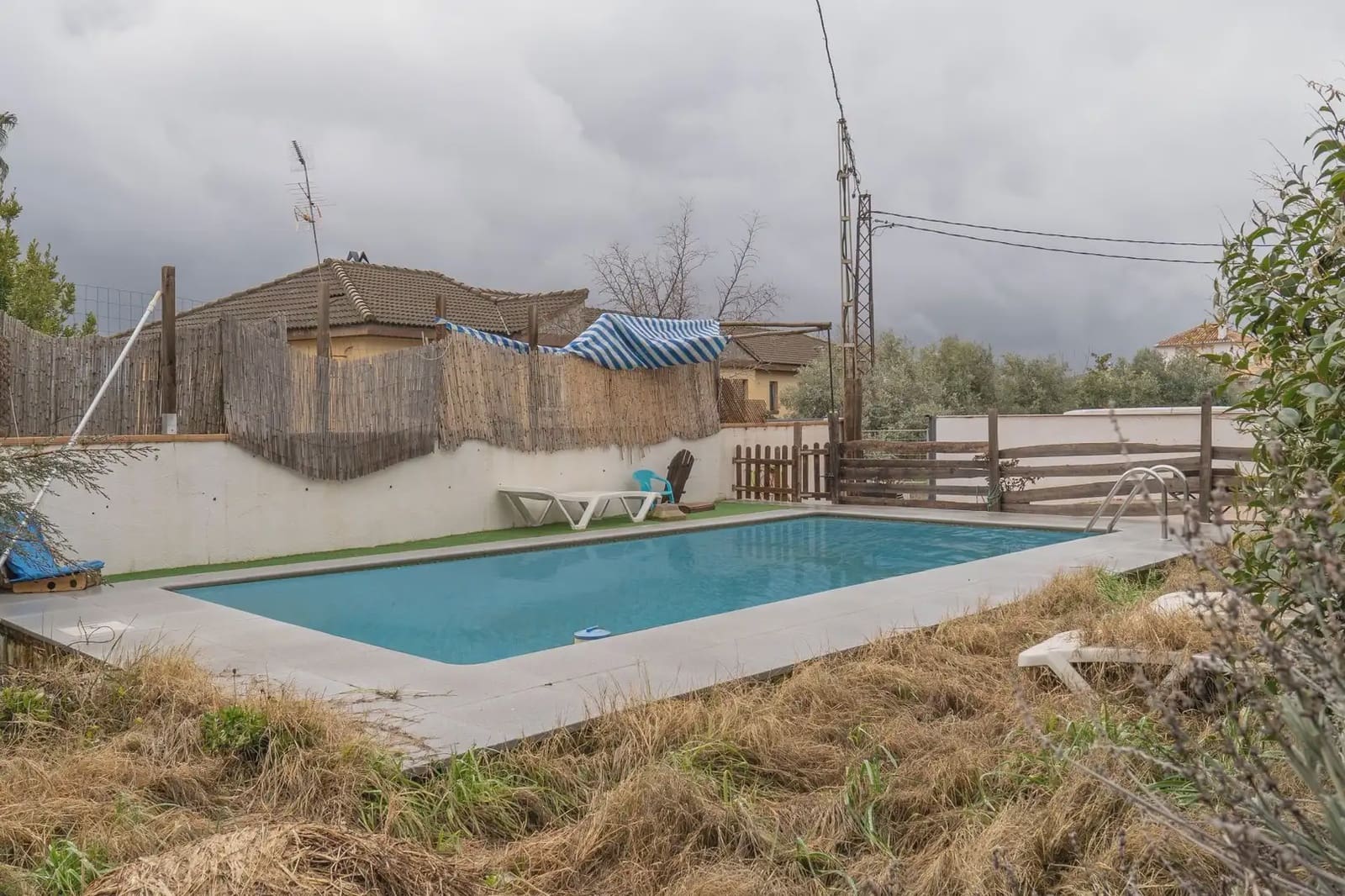 Villa/Maison à vendre à Huetor Santillan avec piscine - 235 000 € (Ref: 9837167)