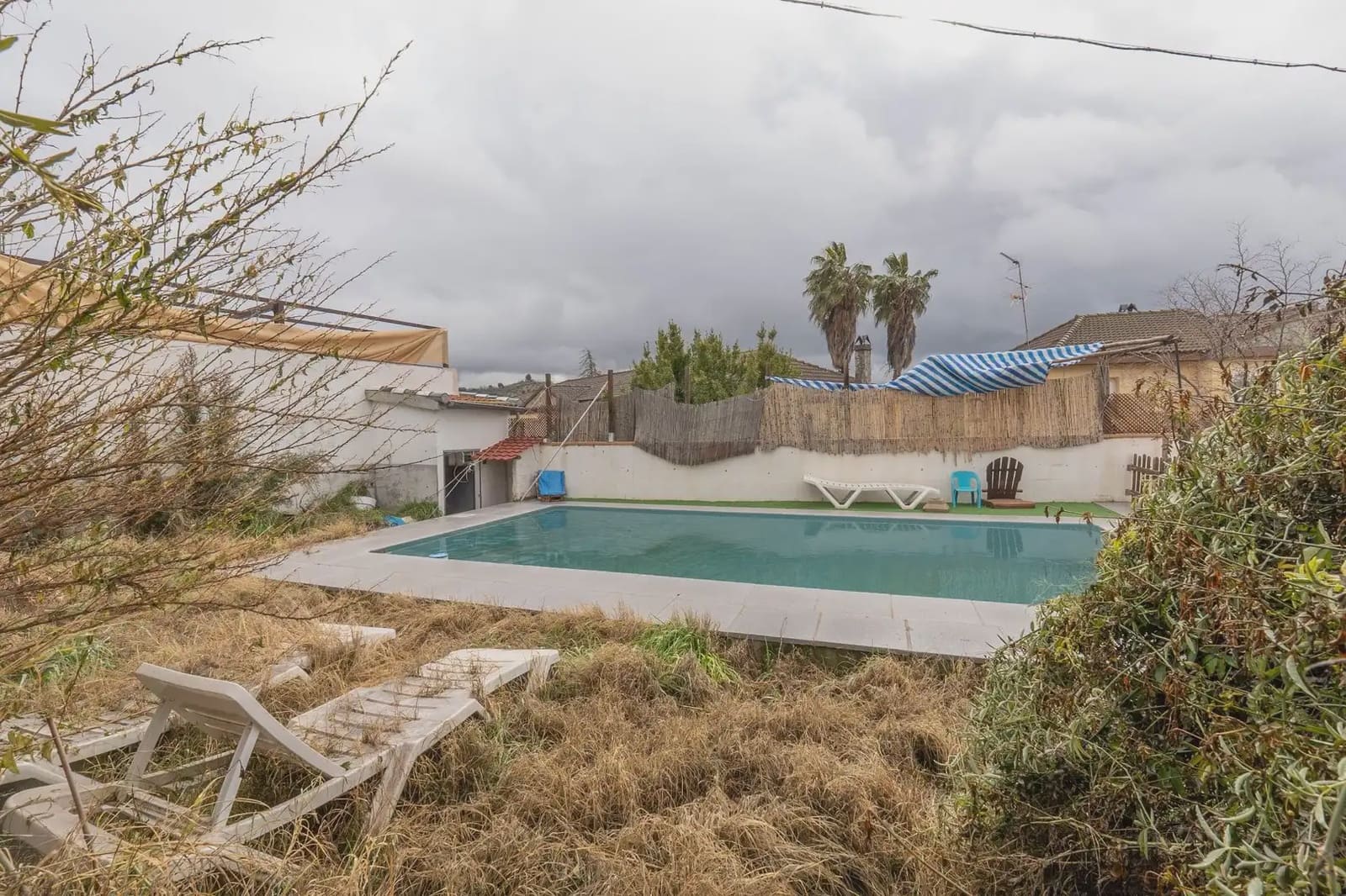 Villa/Maison à vendre à Huetor Santillan avec piscine - 235 000 € (Ref: 9837167)