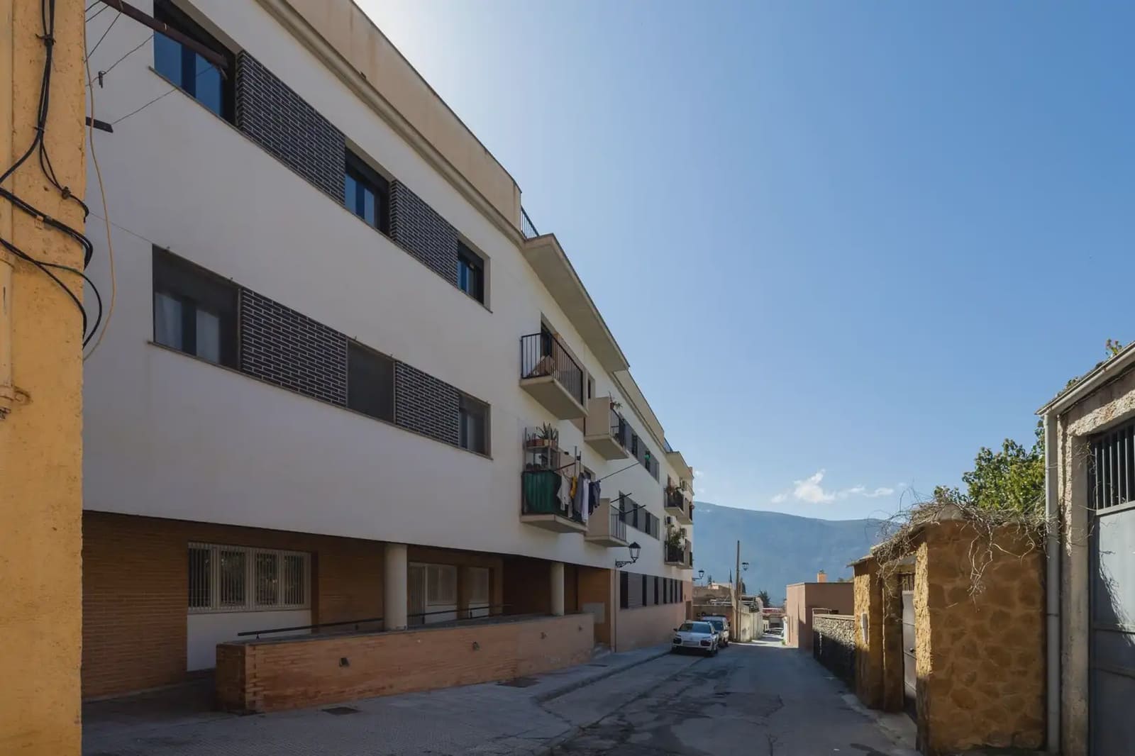 Flat for sale in Orgiva with garage - € 65,000 (Ref: 9837170)