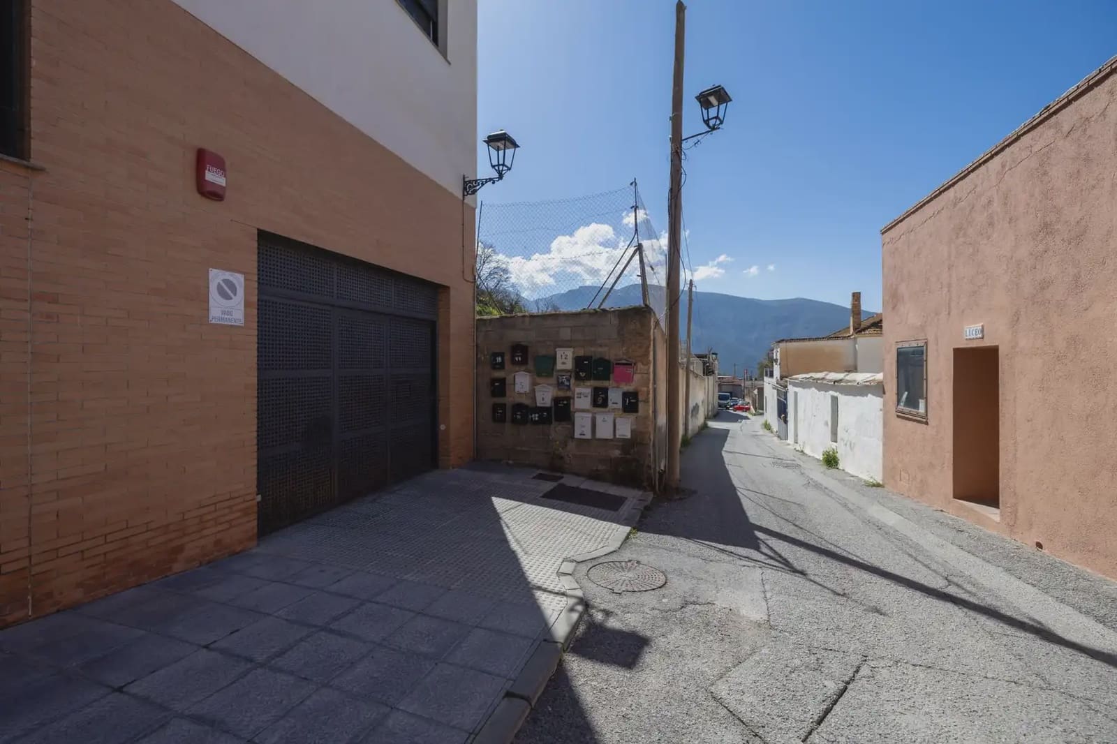 Flat for sale in Orgiva with garage - € 65,000 (Ref: 9837170)