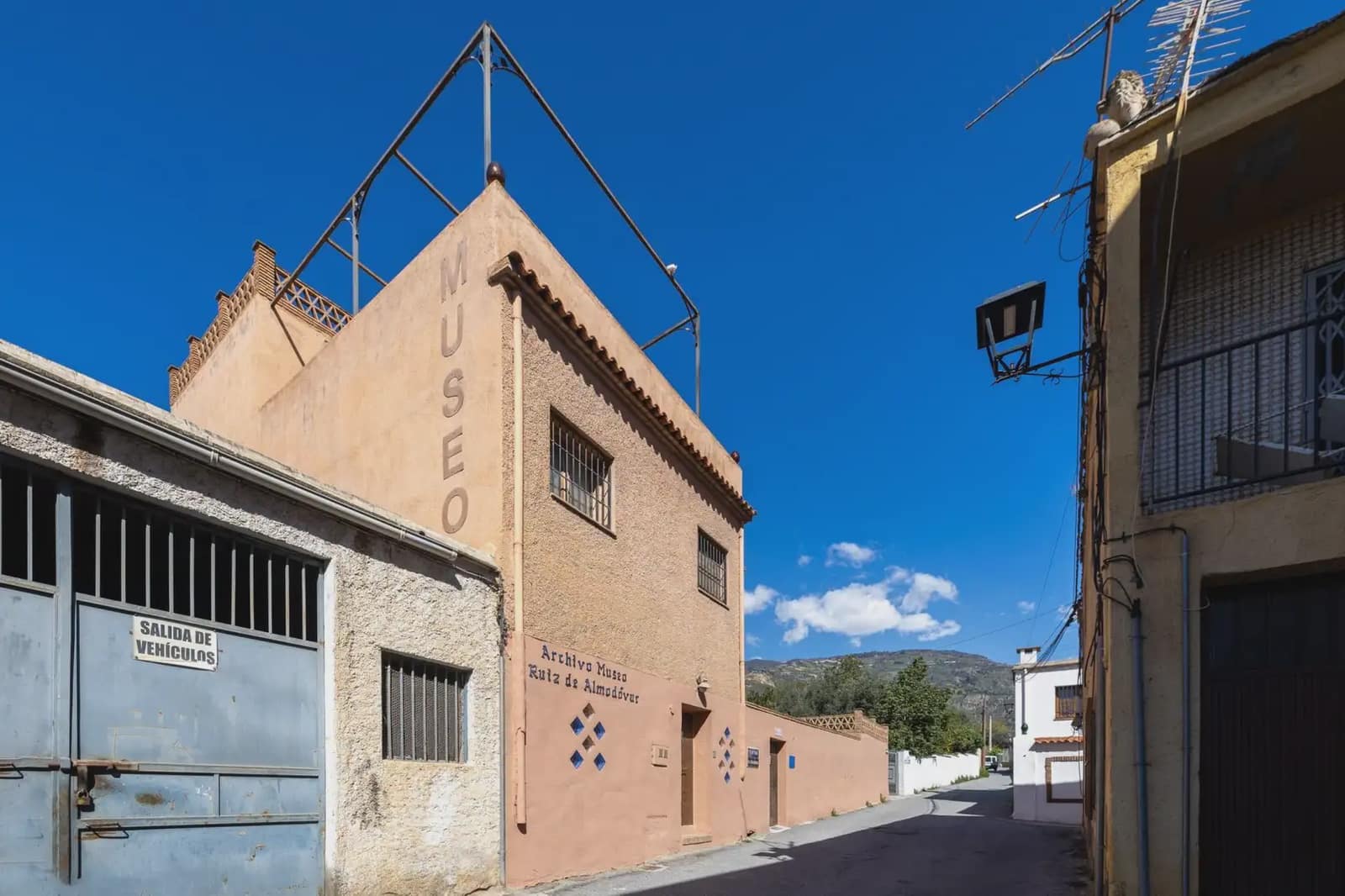 Flat for sale in Orgiva with garage - € 65,000 (Ref: 9837170)