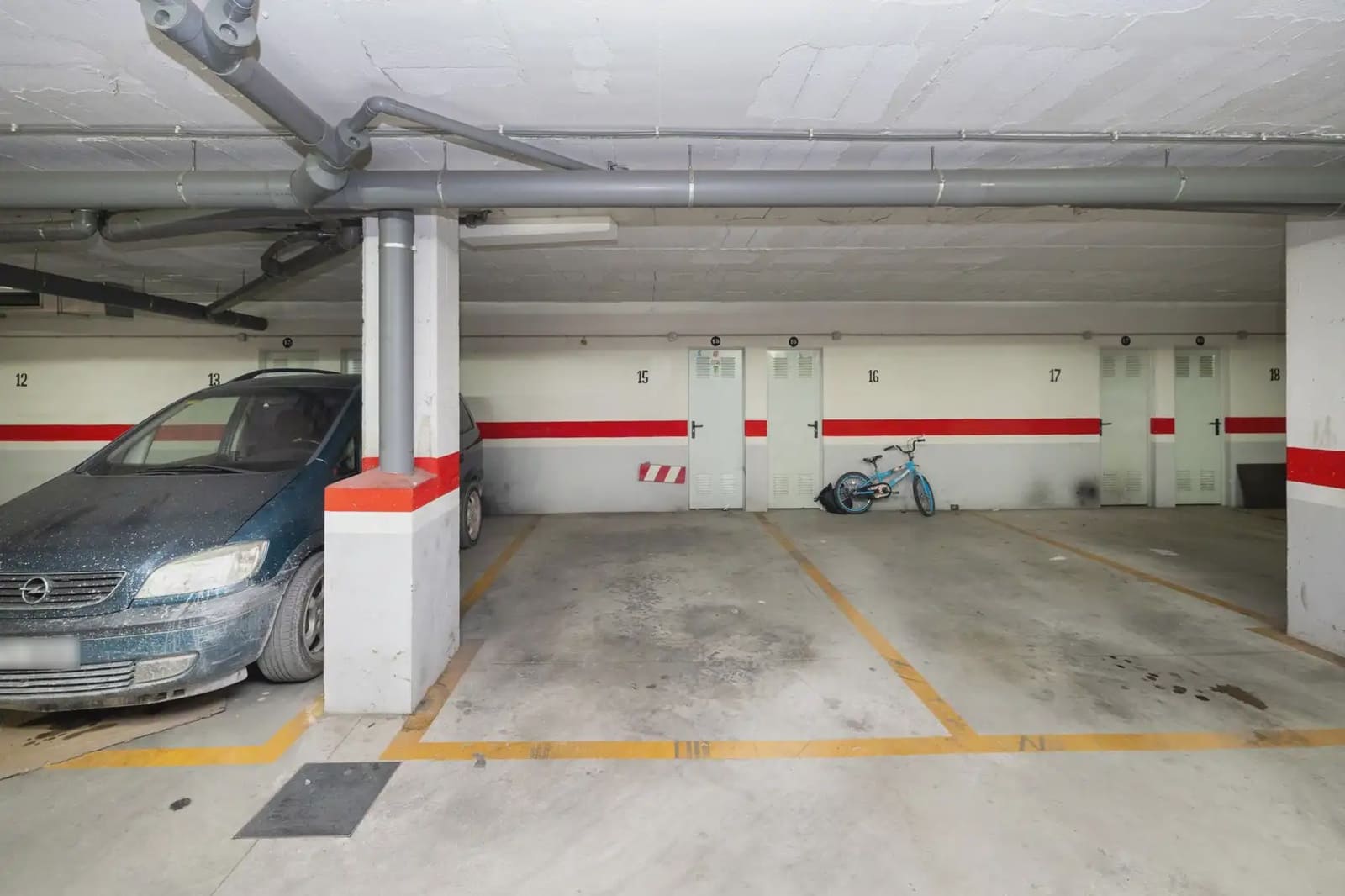 Flat for sale in Orgiva with garage - € 65,000 (Ref: 9837170)