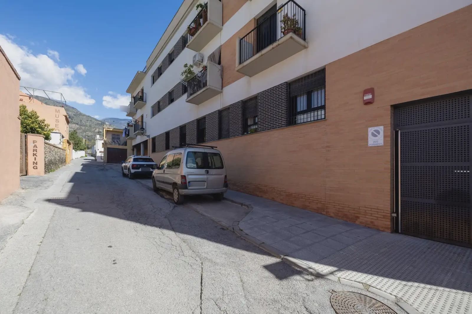 Flat for sale in Orgiva with garage - € 65,000 (Ref: 9837170)