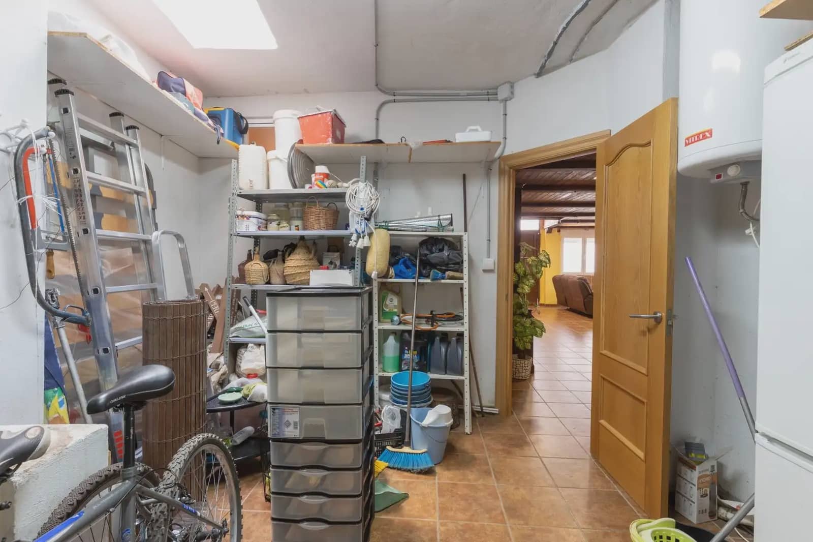 Omakotitalo myytävänä paikassa Dilar mukana 
autotalli - 199 500 € (Ref: 9837172)