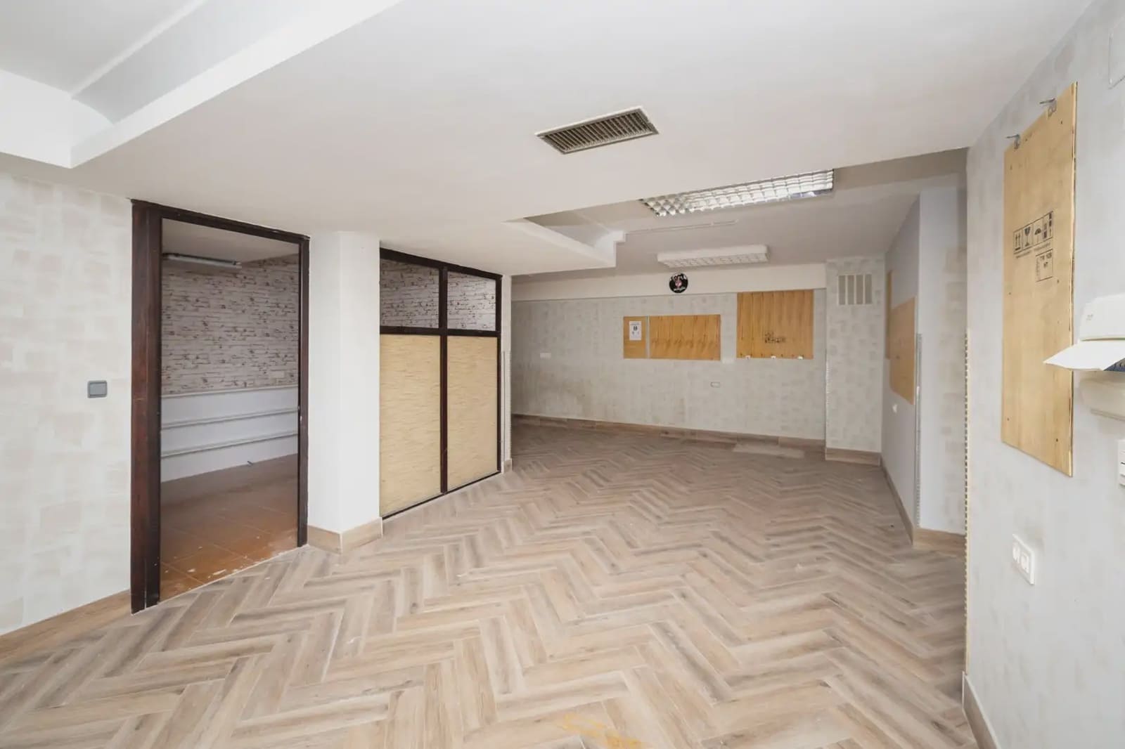 Erhverv til salg i Granada by - € 1.300.000 (Ref: 9837173)