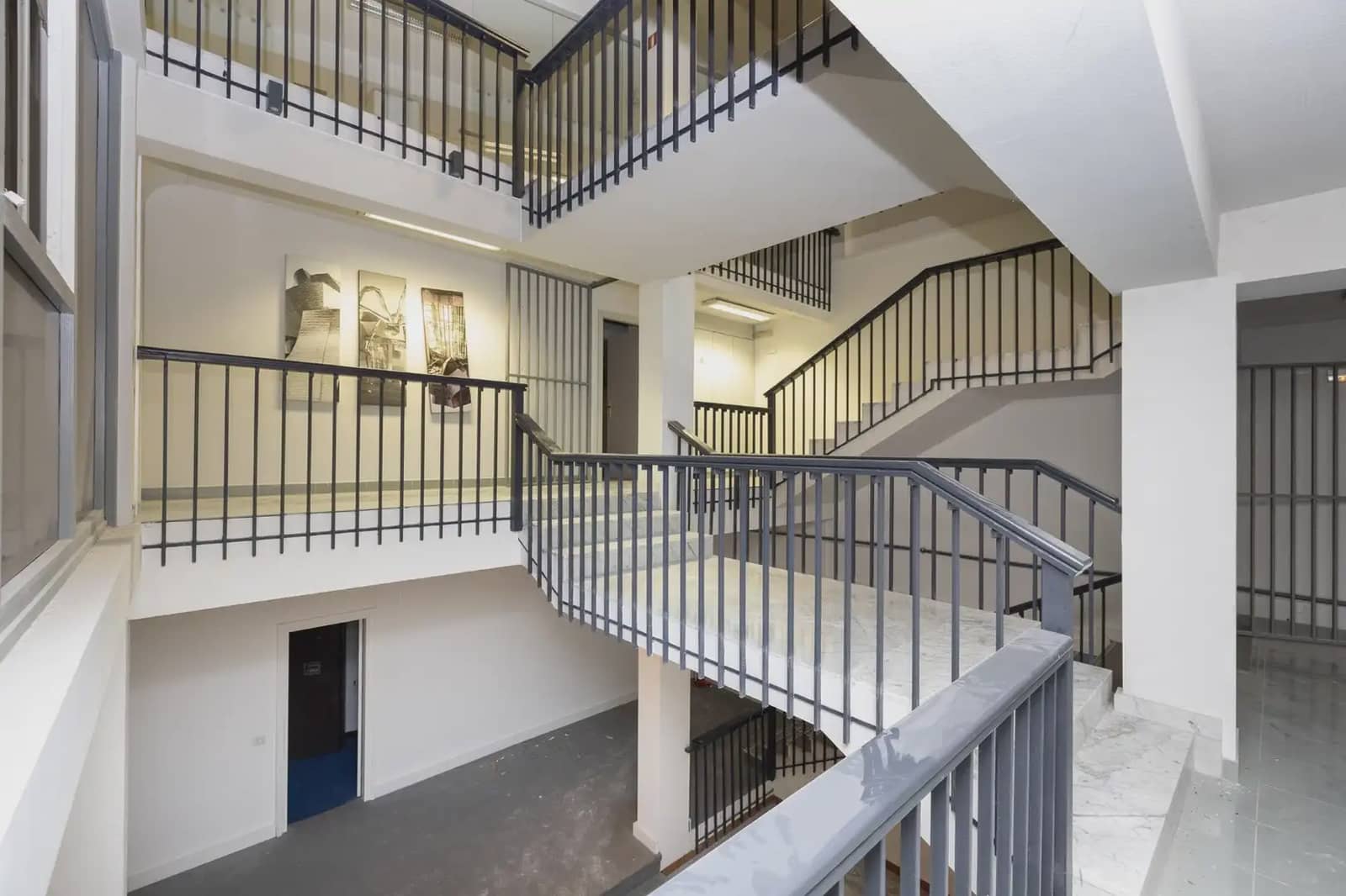 Erhverv til salg i Granada by - € 1.300.000 (Ref: 9837173)