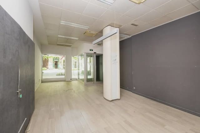 Erhverv til salg i Centro - Sagrario, Granada by - € 1.300.000 (Ref: 9837173)
