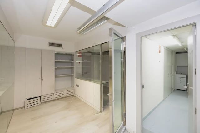 Erhverv til salg i Centro - Sagrario, Granada by - € 1.300.000 (Ref: 9837173)