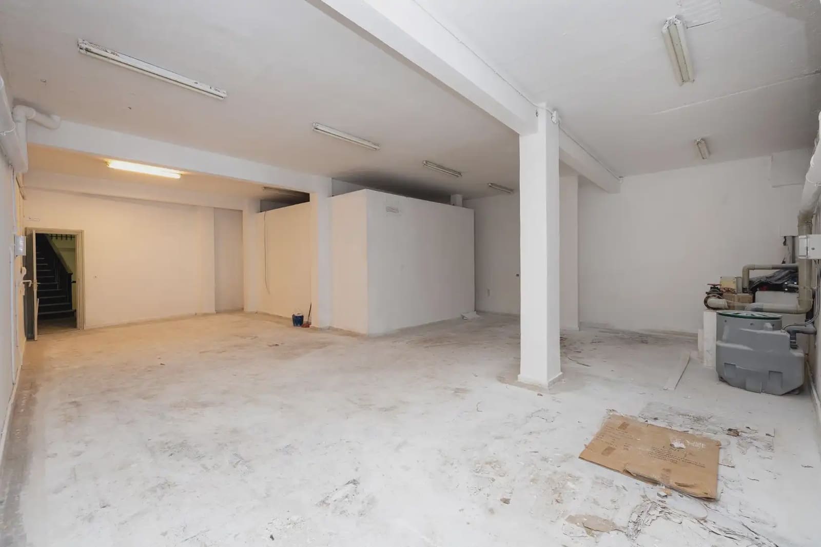 Erhverv til salg i Granada by - € 1.300.000 (Ref: 9837173)