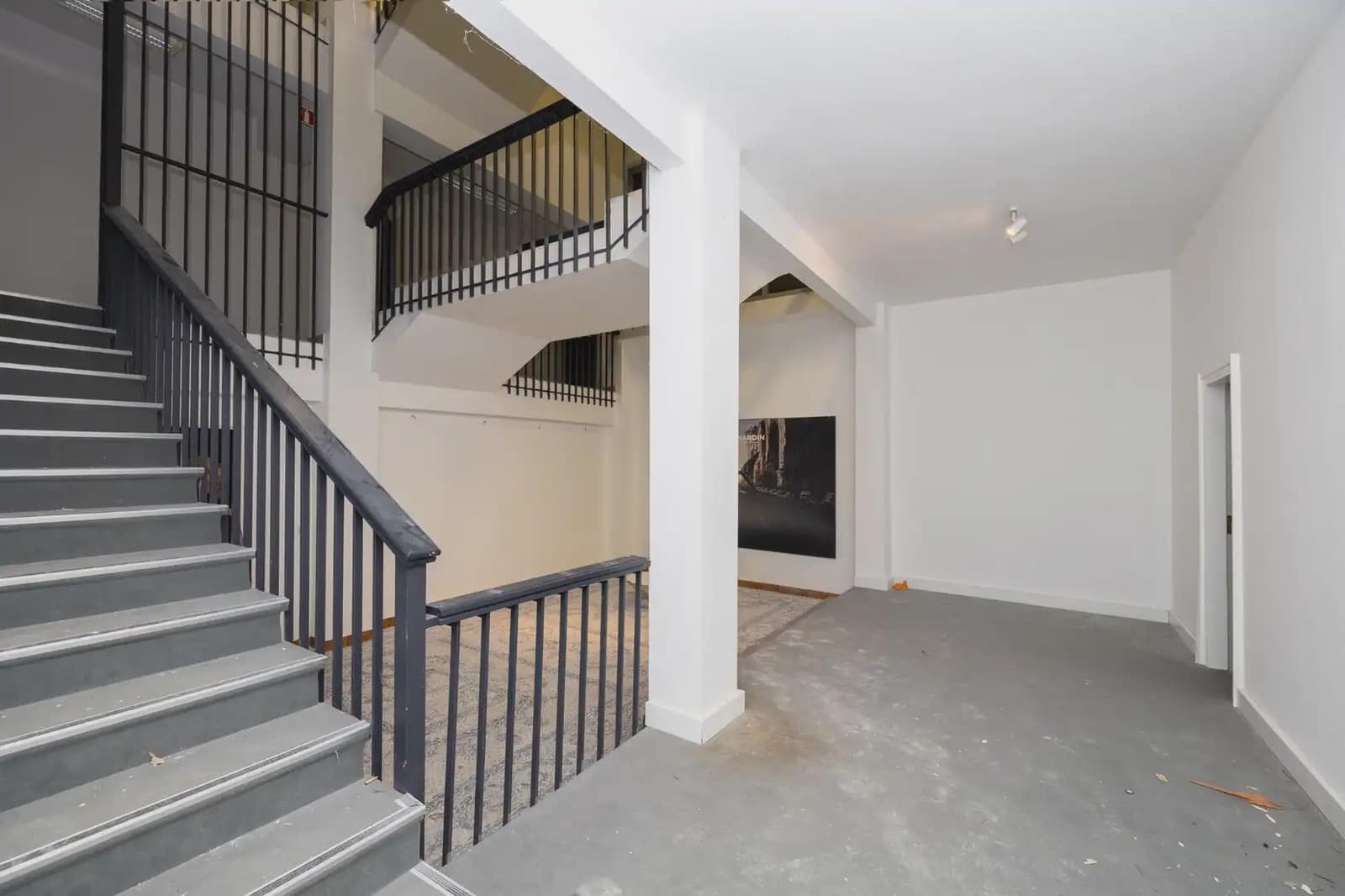 Erhverv til salg i Granada by - € 1.300.000 (Ref: 9837173)