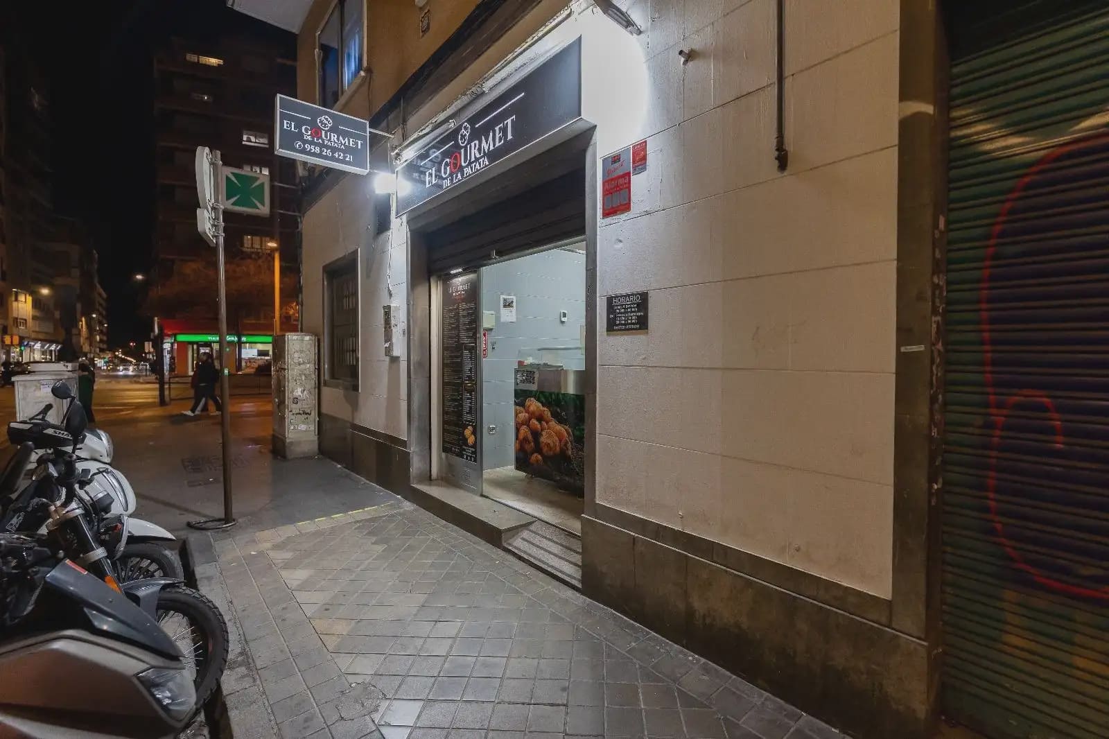 Local Comercial en Granada ciudad en venta - 110.000 € (Ref: 9837175)