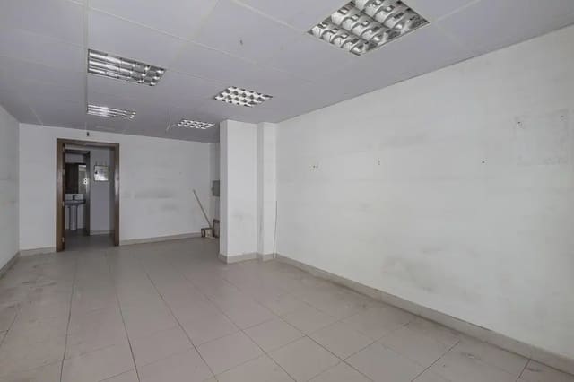 Erhverv til salg i Angustias - Chana - Encina, Granada by - € 380.000 (Ref: 9837176)