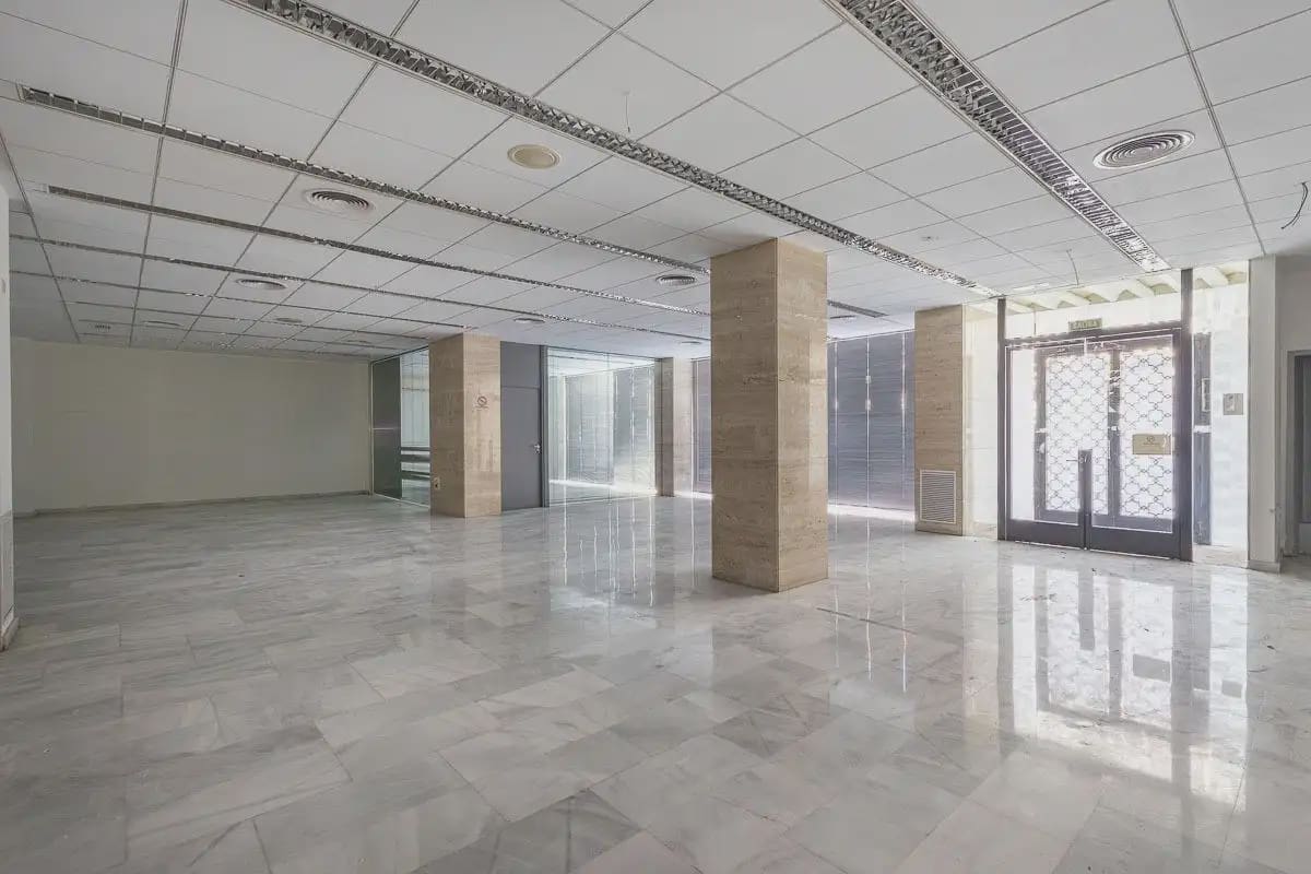 Commercieel te koop in Granada stad - € 380.000 (Ref: 9837176)