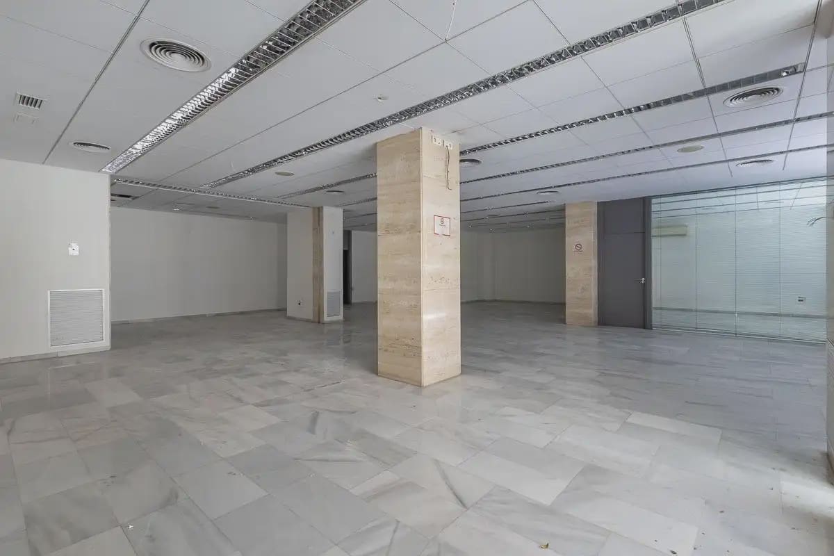 Commercieel te koop in Granada stad - € 380.000 (Ref: 9837176)