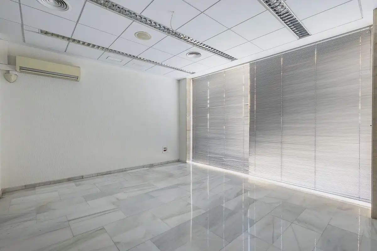 Commercieel te koop in Granada stad - € 380.000 (Ref: 9837176)