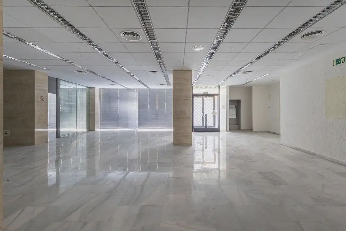 Commercieel te koop in Granada stad - € 380.000 (Ref: 9837176)
