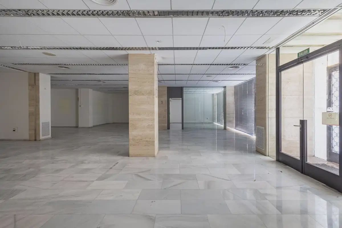 Commercieel te koop in Granada stad - € 380.000 (Ref: 9837176)