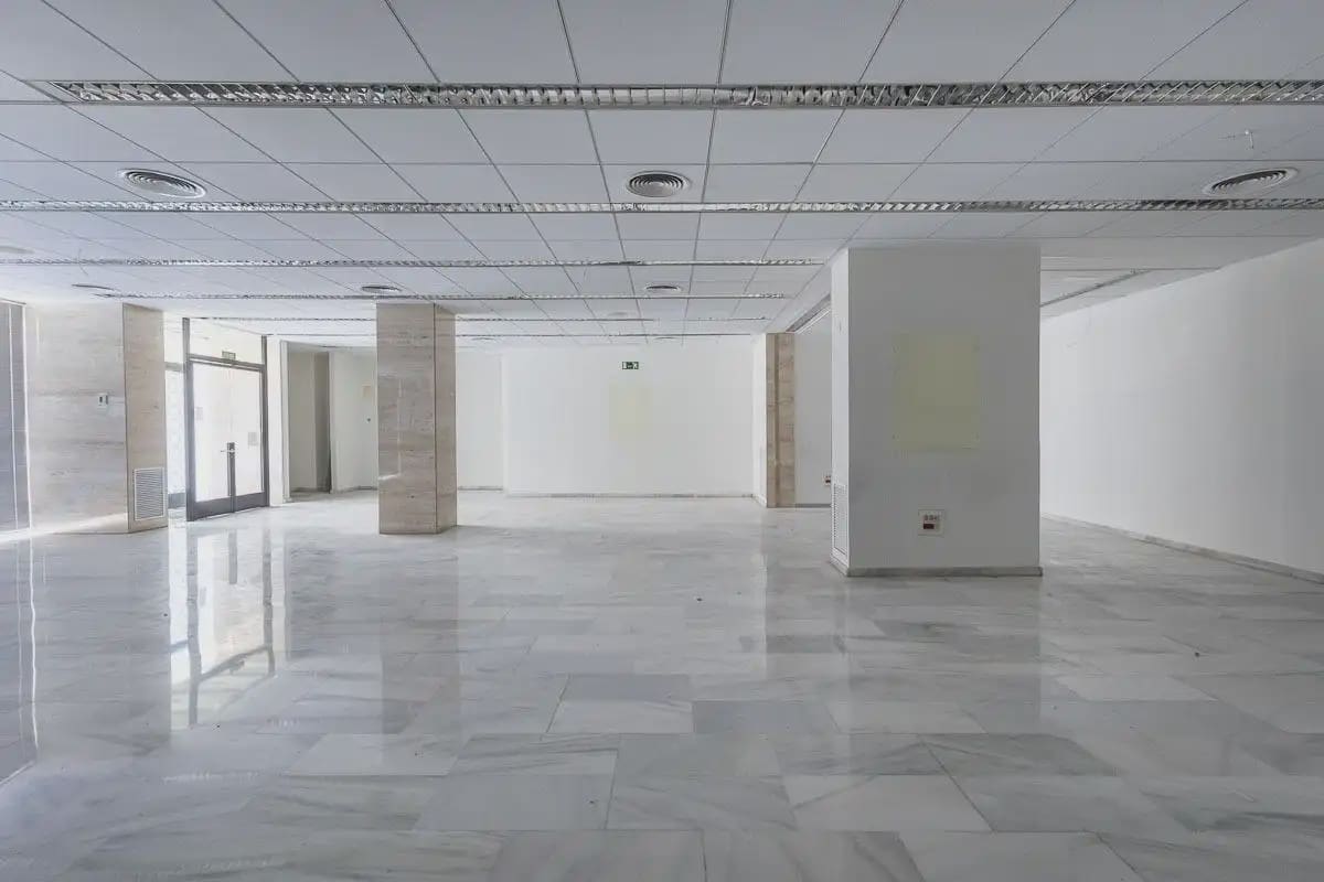 Commercieel te koop in Granada stad - € 380.000 (Ref: 9837176)