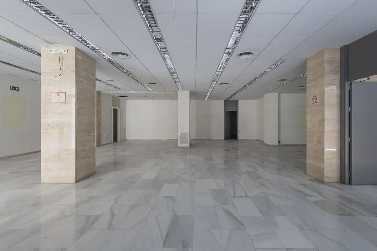 Commercieel te koop in Granada stad - € 380.000 (Ref: 9837176)