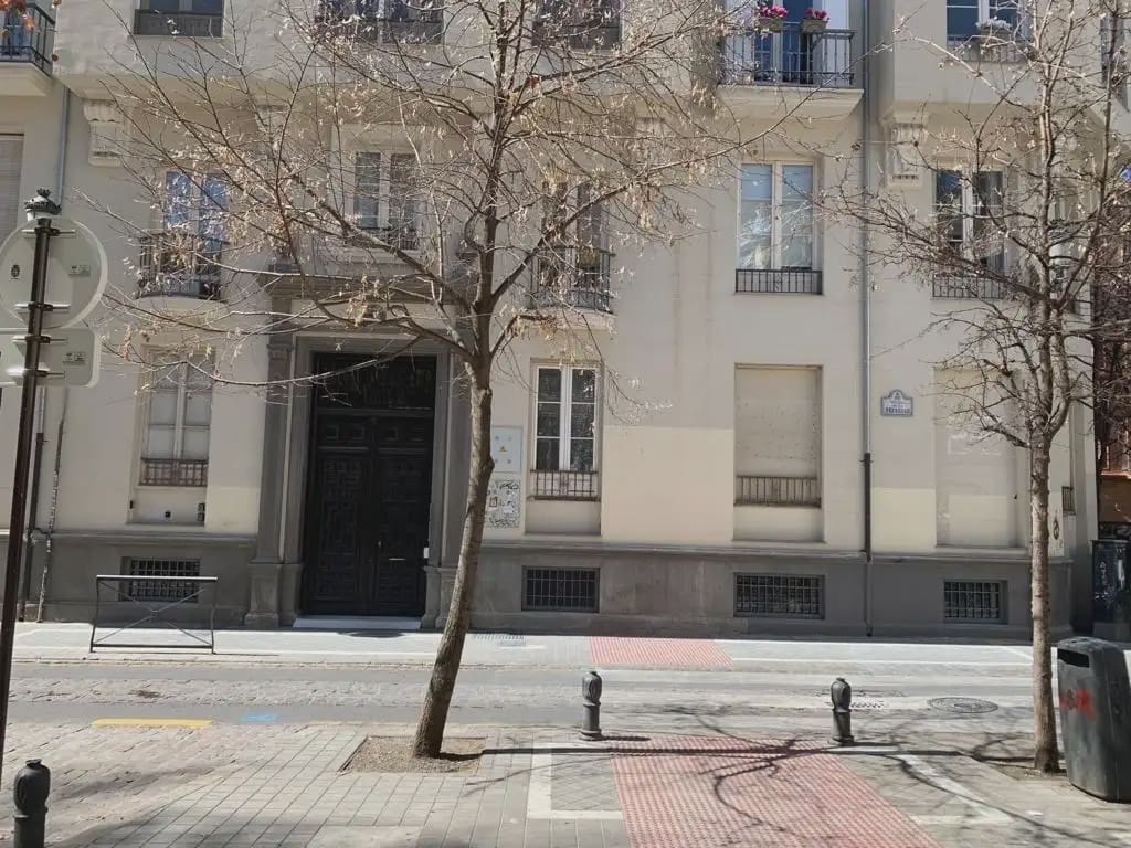 Gewerbe zu verkaufen in Granada Stadt - 900.000 € (Ref: 9837180)