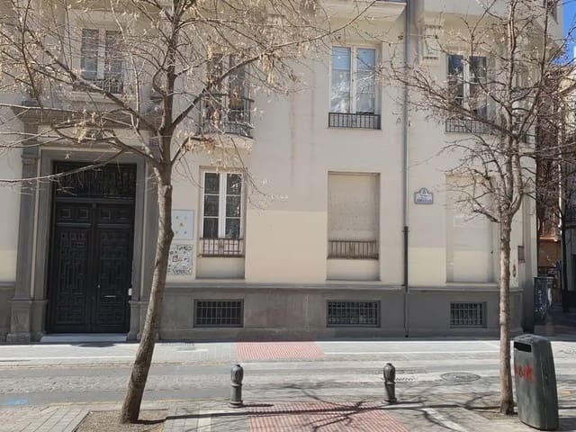 Erhverv til salg i Centro - Sagrario, Granada by - € 900.000 (Ref: 9837180)