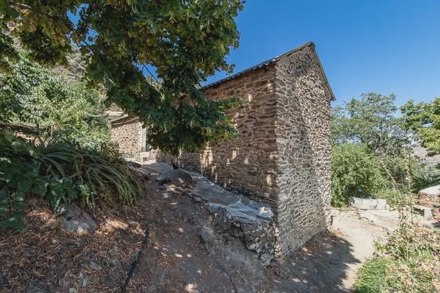 Finca/Landehus til salg i Güéjar Sierra - € 250.000 (Ref: 9837181)