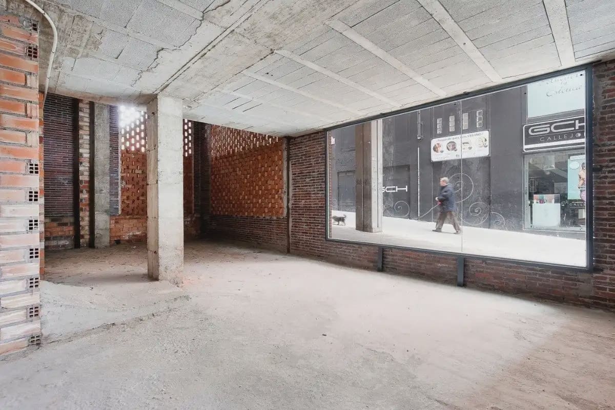 Commercieel te koop in Granada stad - € 350.000 (Ref: 9837184)