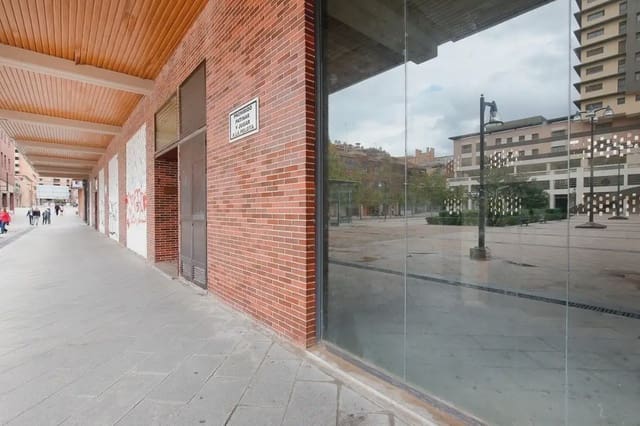 Erhverv til salg i Pajaritos - Plaza de Toros, Granada by - € 350.000 (Ref: 9837184)