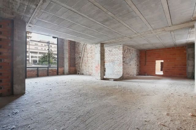 Erhverv til salg i Pajaritos - Plaza de Toros, Granada by - € 350.000 (Ref: 9837184)