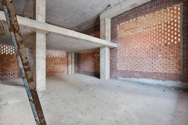 Erhverv til salg i Pajaritos - Plaza de Toros, Granada by - € 350.000 (Ref: 9837184)