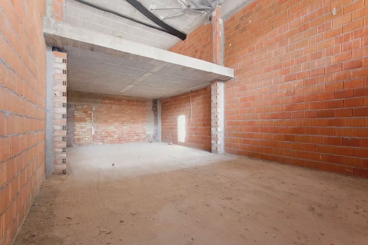 Commercieel te koop in Granada stad - € 350.000 (Ref: 9837184)